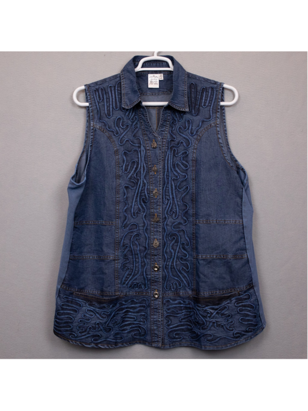 Parsley & Sage chambray embroidered sleeveless button down tunic top-2X